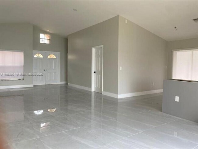 Foto del edificio - 880 NW 123rd Ct