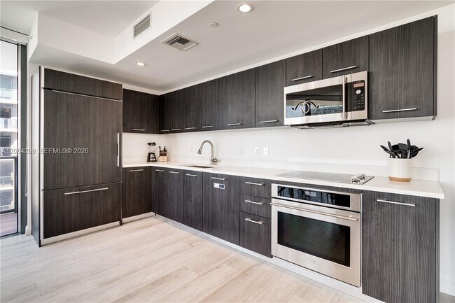 Foto del edificio - 45 SW 9th St