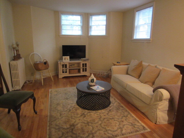 Living Room - 1326 Drake St