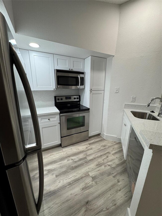 Foto del edificio - 643 Vista Isles Dr