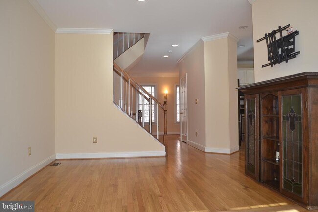 Building Photo - 9443 Van Arsdale Dr