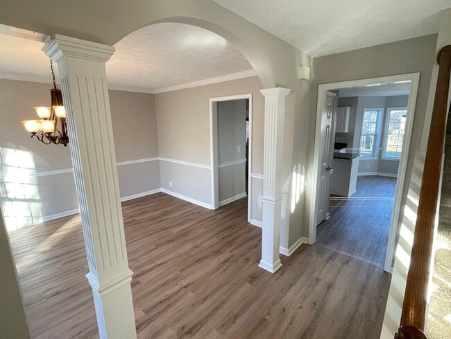 Building Photo - Cambridge Farms home with fenced yard and ...