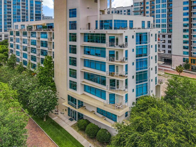 Foto del edificio - 525 E Jackson St