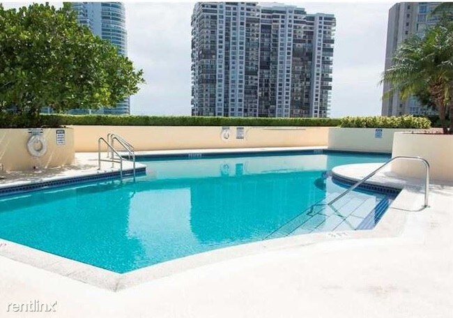 Foto del edificio - 2 br, 2 bath Condo - The Metropolitan Condo