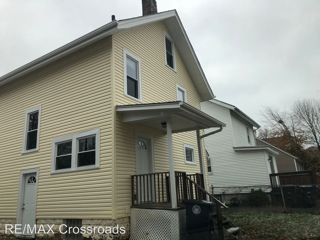 Building Photo - 4 br, 1 bath House - 180 E. Ido Ave.
