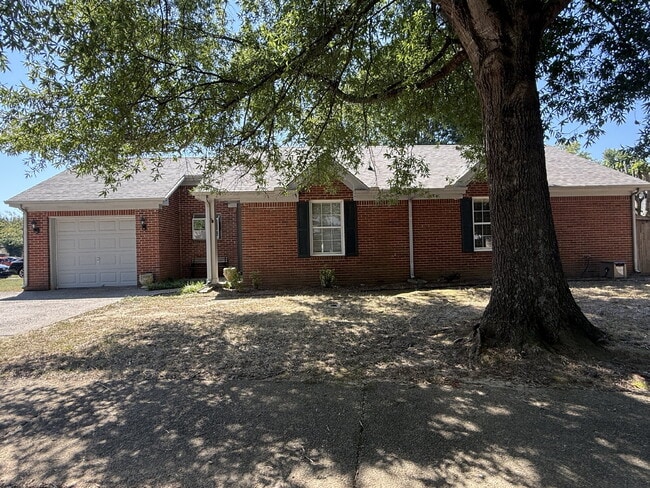 Single-Level 3 Bed Home in Fieldstone Farms with Fenced Yard & Community Amenities - Single-Level 3 Bed Home in Fieldstone Farms with Fenced Yard & Community Amenities