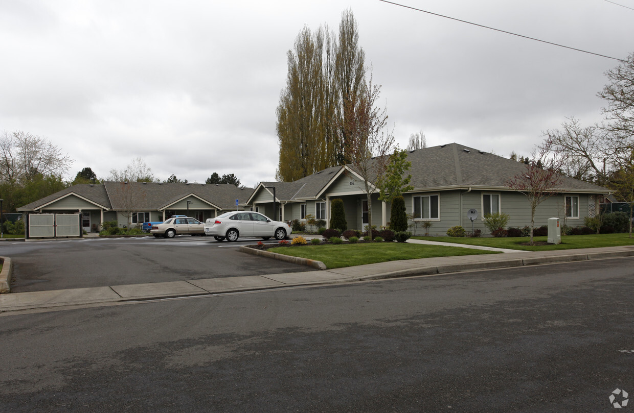 Primary Photo - Hazelwood Estates