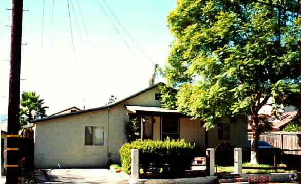 Building Photo - 121-A B Apricot St