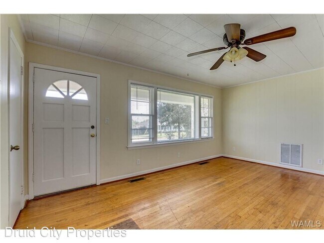Building Photo - 3 br, 2 bath House - 1401 14th St East