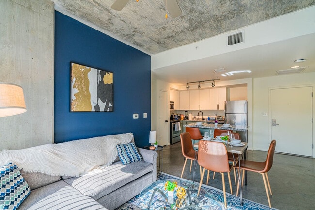 Foto del edificio - 333 E Roosevelt St