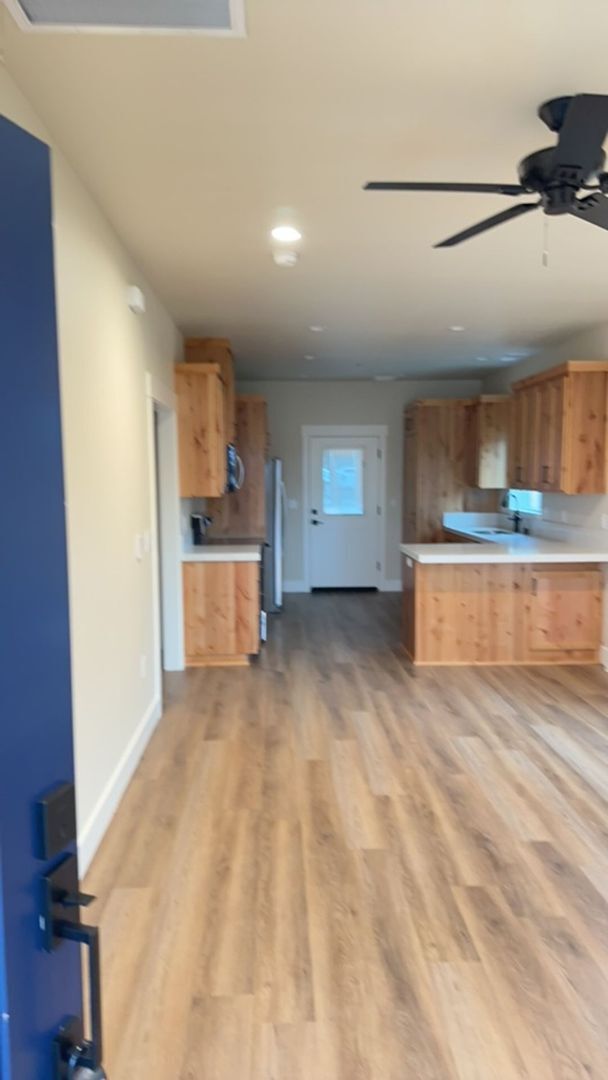 Building Photo - 101 E Lindo Ave