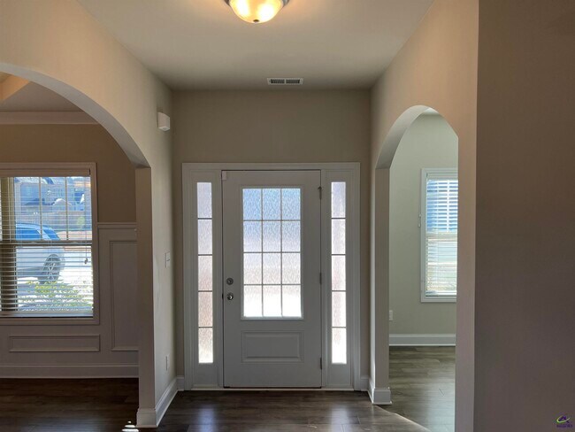 Foto del edificio - 105 Lacey Oak Ln