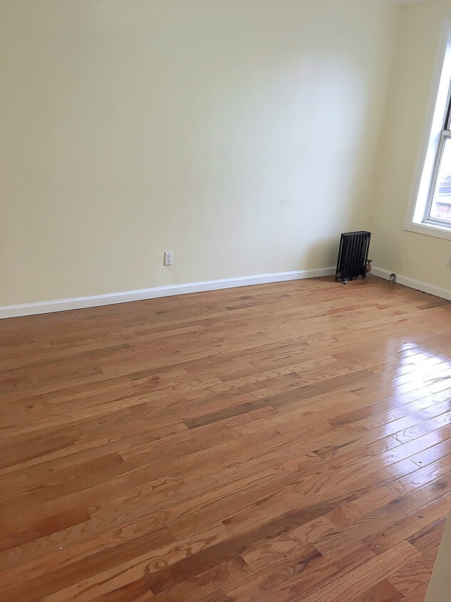 Bedroom - 716 W 180th St
