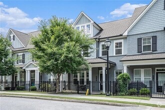 Building Photo - 2762 Bell Dr SE