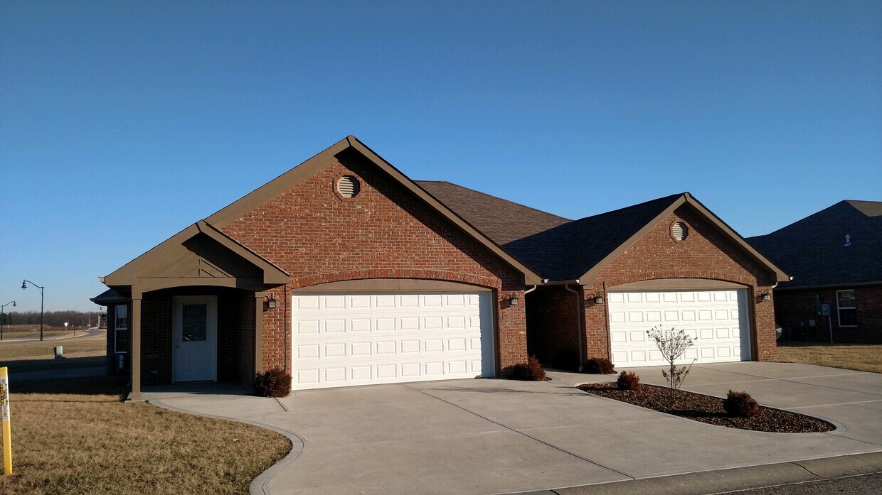 1461 W Daniel Dr Unit 1468, Greensburg, IN 47240 Condo for Rent in