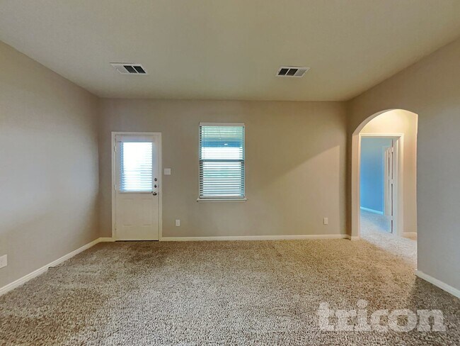 Foto del edificio - 125 Bush Dr