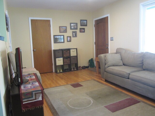 Foto del edificio - 3 Bed 2 Bath Martin Acres Home With Large Backyard & Flatiron Views!