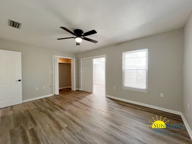 Building Photo - Fully Renovated 3 bedroom Home near Eglin ...