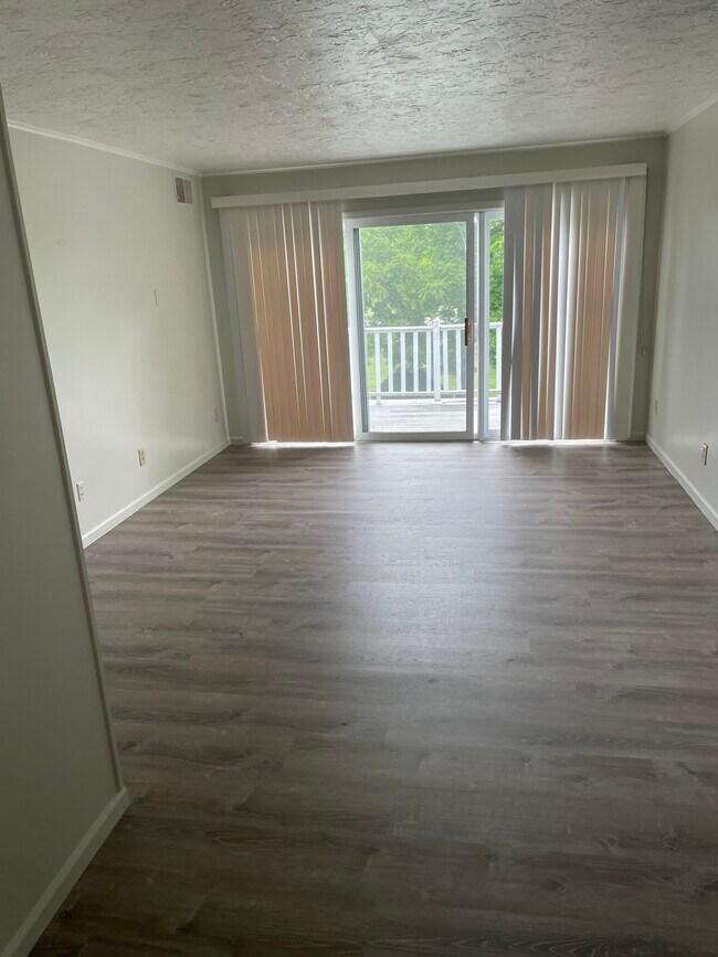 3307 Columbus Ave Unit 208, Sandusky, OH 44870 Condo for Rent in