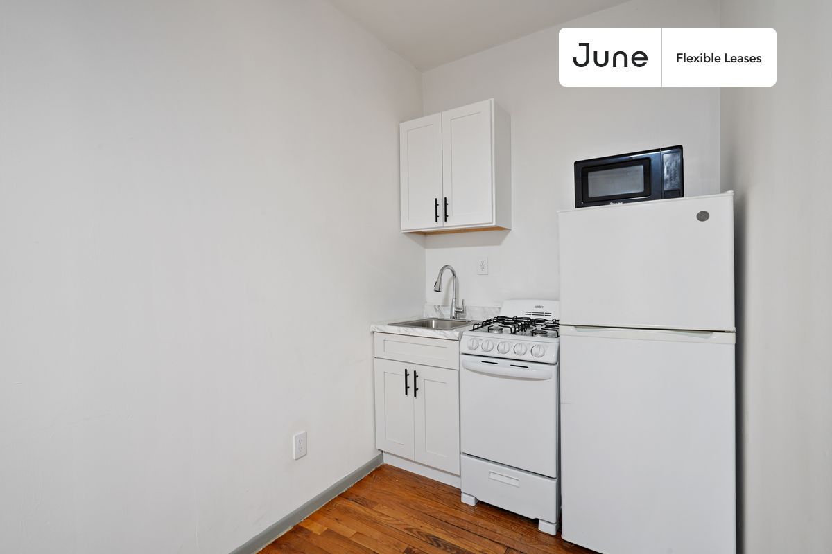 Primary Photo - 235 West 63rd Street
