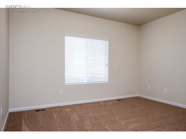 2do de tres dormitorios - 1517 Sepia Ave