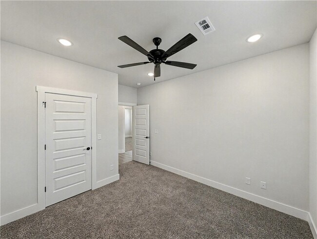 Foto del edificio - 6907 SW High Meadow Blvd