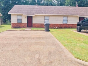 Building Photo - 3309 Barrett Cir