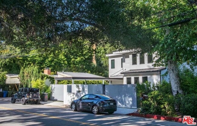 Photo - 1734 N Beverly Glen Blvd House