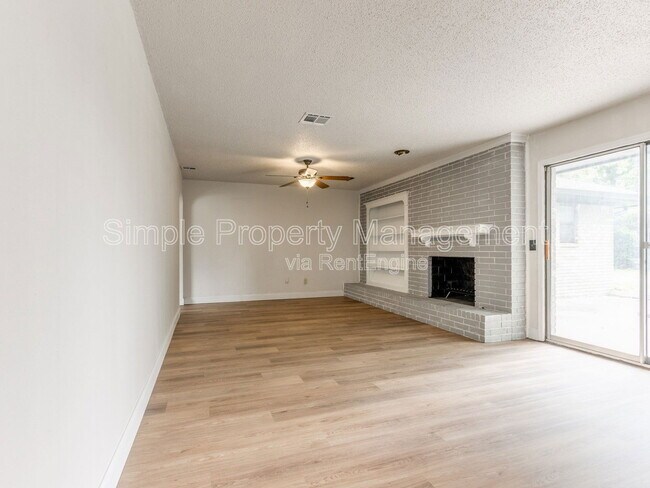 Building Photo - 5816 NW 90th St