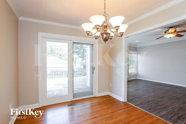 Foto del edificio - 3709 NE Chapel Dr