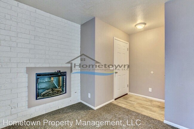 Building Photo - 3915 W Laurel Ave