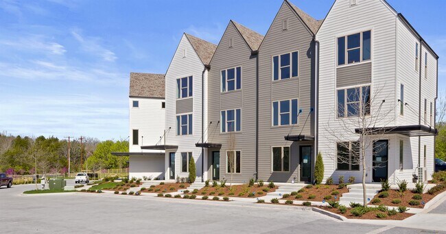 Building Photo - 300 E Village Ln
