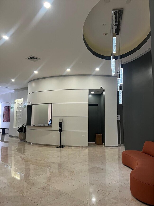 Foto del edificio - 9066 SW 73rd Ct