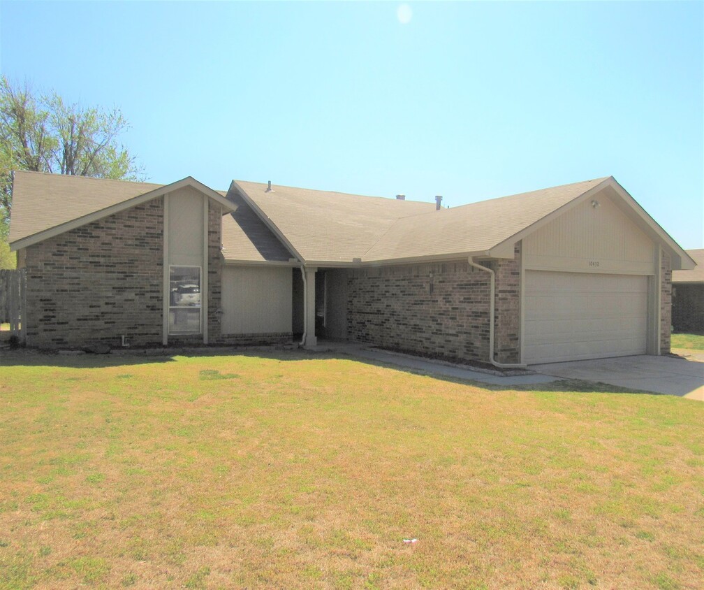 Primary Photo - 10432 Fairfax Ln