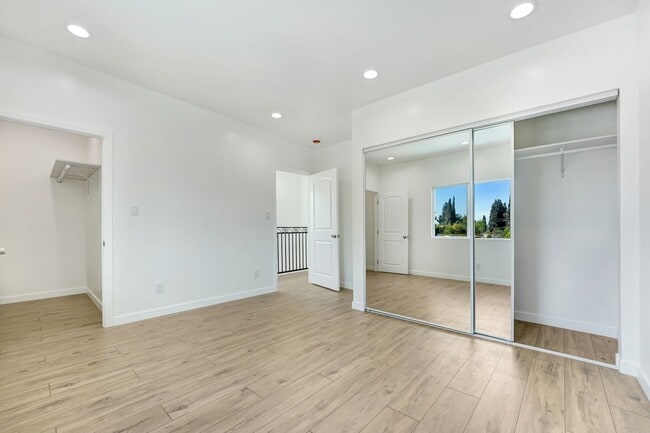 Building Photo - 22567 Leadwell St