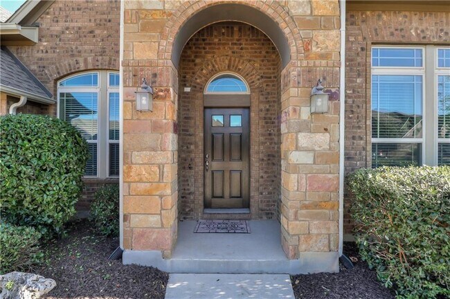 Foto del edificio - 124 Claiborne Lake Ln