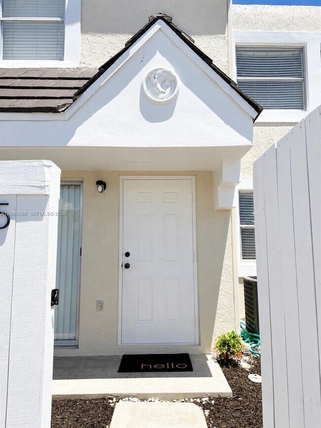 Foto del edificio - 4500 SW 68th Ct Cir