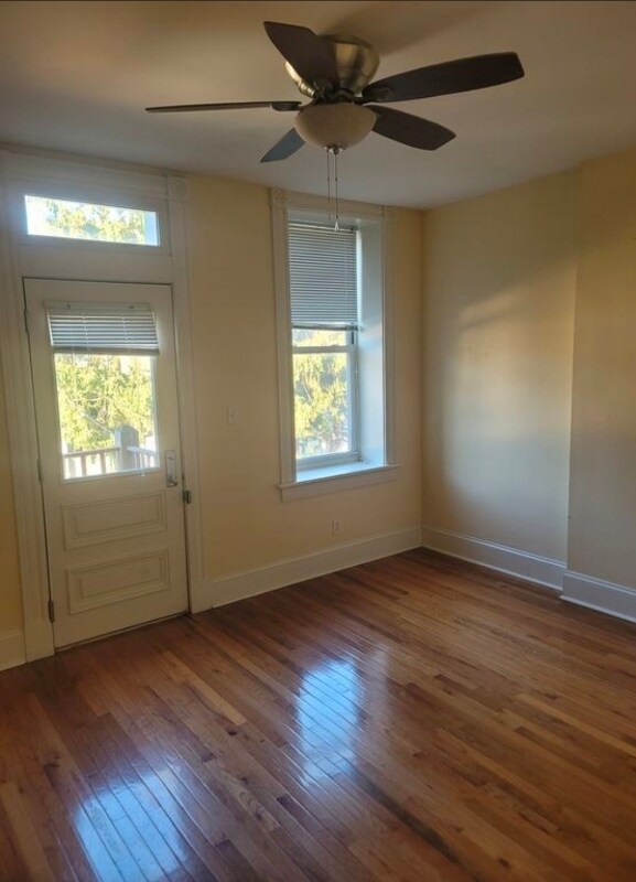 Foto del edificio - 4549-4551-4551 Oakland Ave