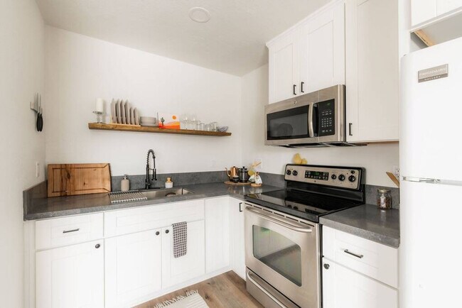 Foto del edificio - 2950 Franklin Ave