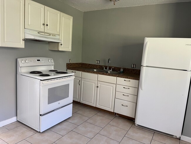 Building Photo - 7613 Newton Dr