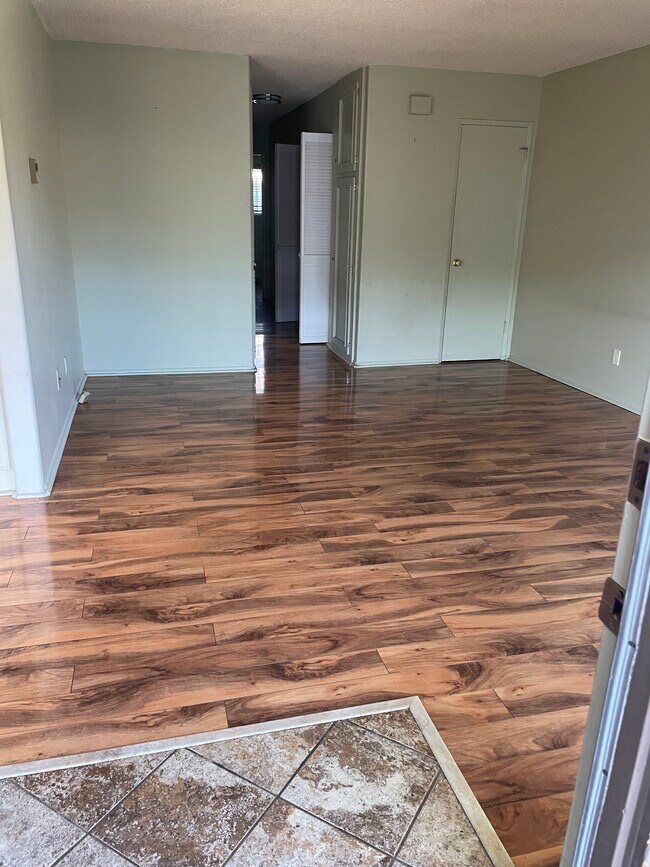 Foto del edificio - 22926 Maple Ave