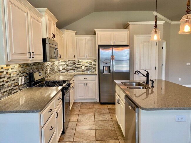 Foto del edificio - Deer Creek 3 Bed, 2 Bath with an Office