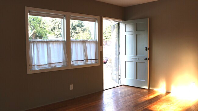 Foto del edificio - 556 Indiana Ave