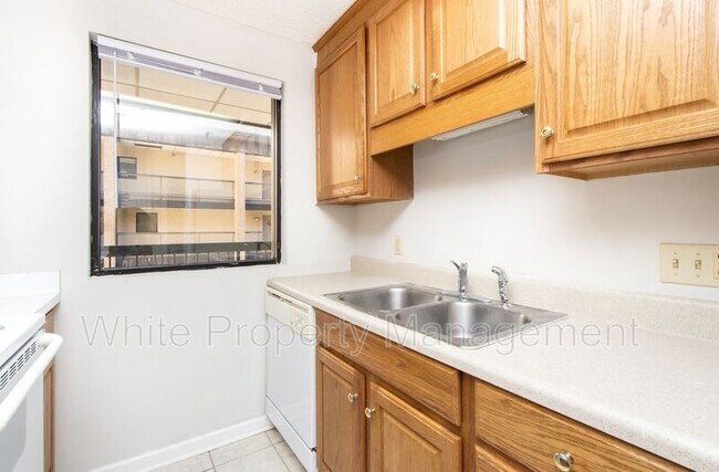 Foto del edificio - 211 Heritage Blvd