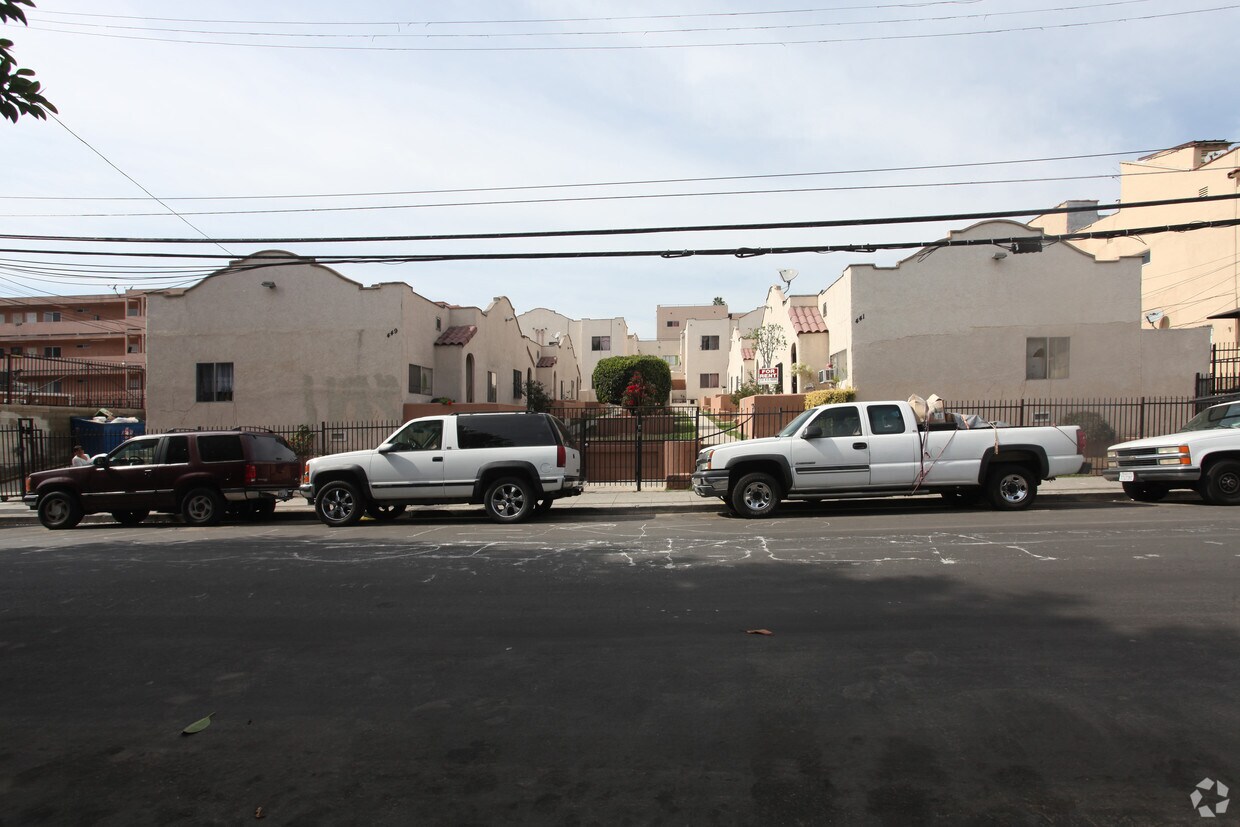 Primary Photo - 441-449 3/4 S Burlington Ave