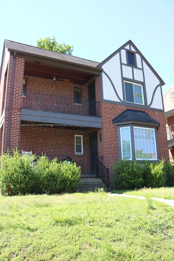 Primary Photo - 1311 Huntington Ave