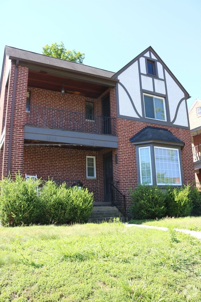 Building Photo - 1311 Huntington Ave