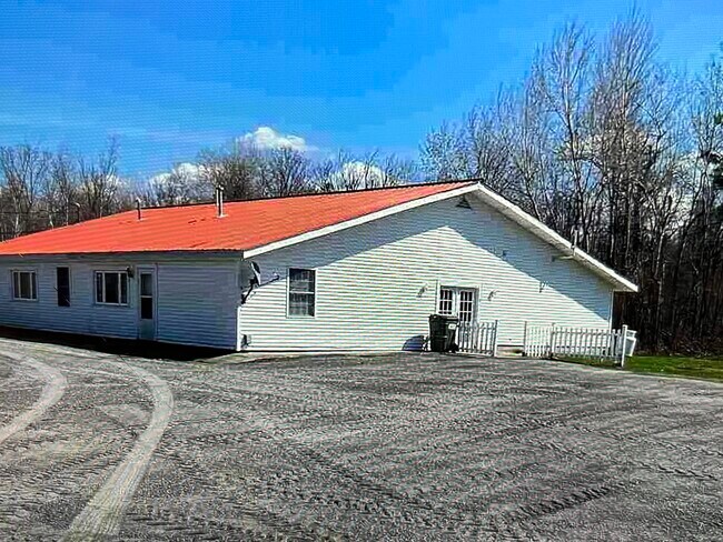 Building Photo - 48 Allen Falls Rd