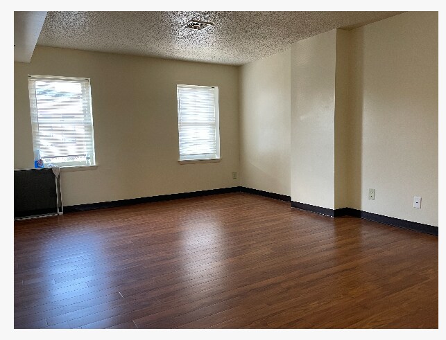 Building Photo - 221 Academy St