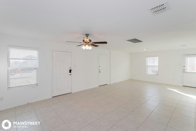 Foto del edificio - 5708 Rockrose Ln